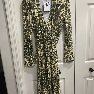 Diane Von Furstenberg New Jeanne Two Wrap Dress. Olive Feather Leopard Sz. 14